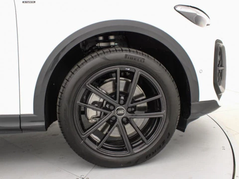Audi Q5 2.0 E-HYBRID 220KW BLACK LINE S TR QUAT 299 5P