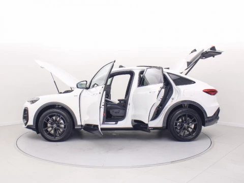 Audi Q5 2.0 E-HYBRID 220KW BLACK LINE S TR QUAT 299 5P