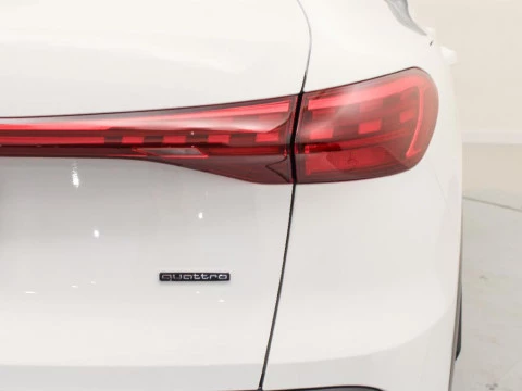 Audi Q5 2.0 E-HYBRID 220KW BLACK LINE S TR QUAT 299 5P