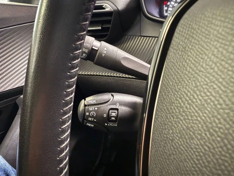 Peugeot 2008 Active BlueHDI 100 S&S BVM6