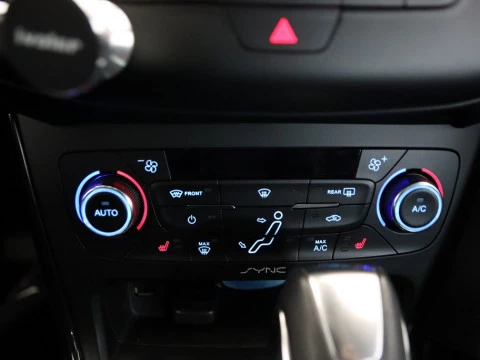 Ford FOCUS 2.0 TDCI 150 TITANIUM POWERSHIFT 5P