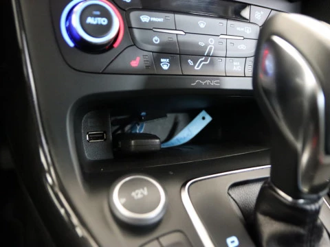 Ford FOCUS 2.0 TDCI 150 TITANIUM POWERSHIFT 5P