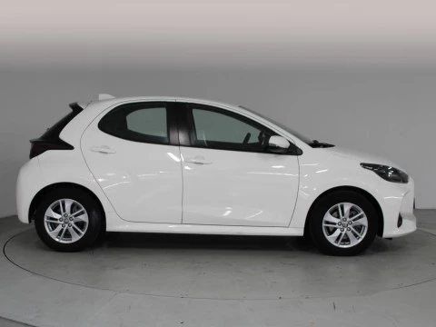 Toyota Yaris 1.5 120H Business Plus