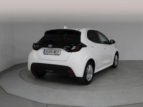 Toyota Yaris 1.5 120H Business Plus