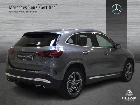 Mercedes-Benz GLA 250 e con tecnología híbrida EQ