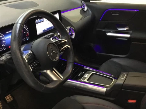 Mercedes-Benz GLA 250 e con tecnología híbrida EQ