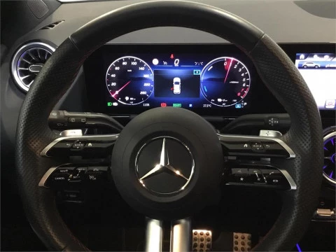 Mercedes-Benz GLA 250 e con tecnología híbrida EQ