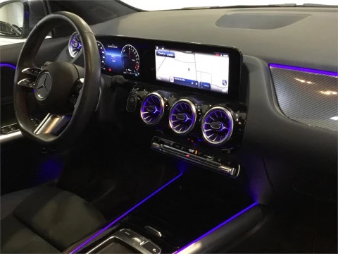 Mercedes-Benz GLA 250 e con tecnología híbrida EQ