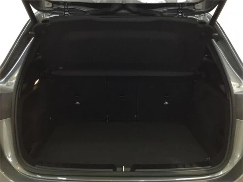 Mercedes-Benz GLA 250 e con tecnología híbrida EQ