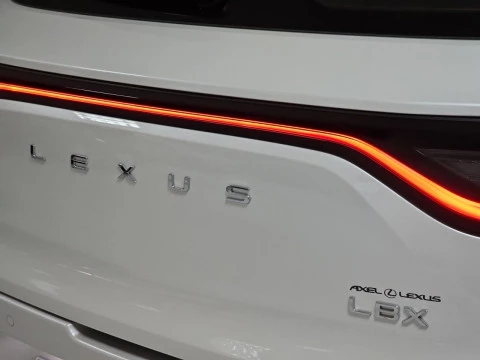 Lexus LBX 1.5 136cv HEV Elegant+