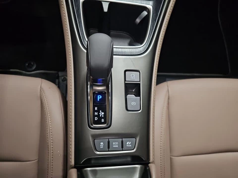 Lexus LBX 1.5 136cv HEV Elegant+