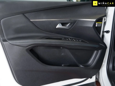 Peugeot 3008 Plug-in Hybrid 1.6 143KW Allure e-DCS7