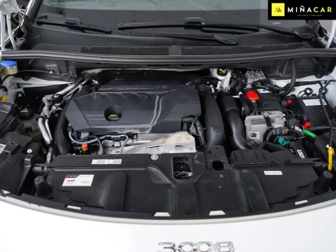Peugeot 3008 Plug-in Hybrid 1.6 143KW Allure e-DCS7