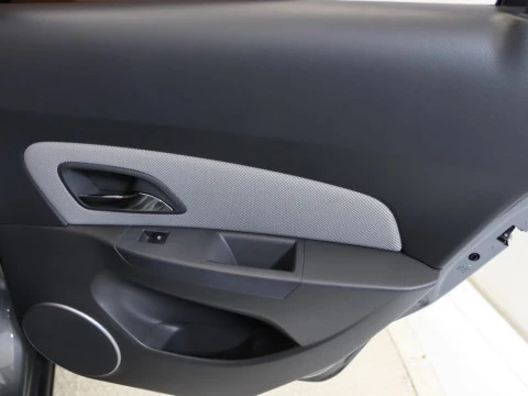 Chevrolet CRUZE sedan 1.6 16V LS 4P