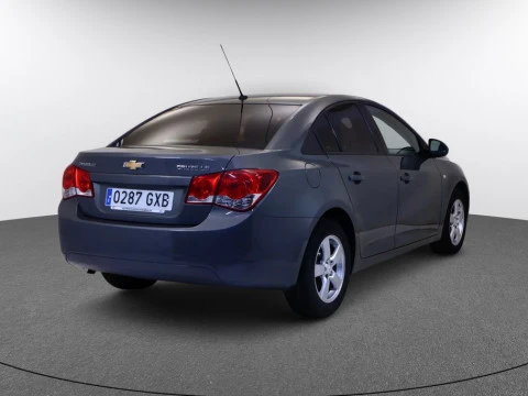 Chevrolet CRUZE sedan 1.6 16V LS 4P