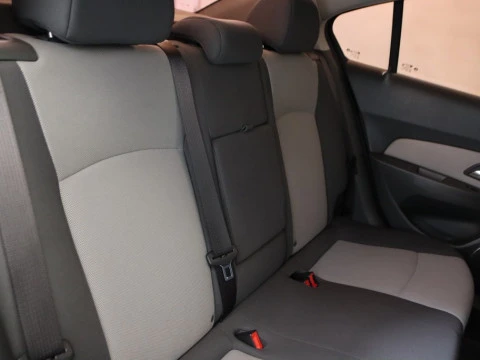 Chevrolet CRUZE sedan 1.6 16V LS 4P
