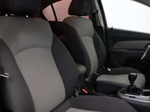 Chevrolet CRUZE sedan 1.6 16V LS 4P