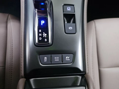 Lexus LBX 1.5 136cv HEV Elegant+