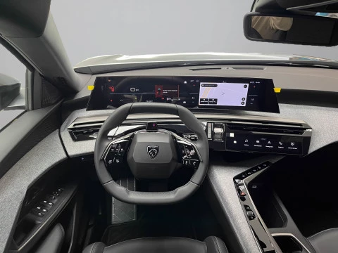 Peugeot 5008 Hybrid 1.2 107KW Allure Exclusive eDCS6