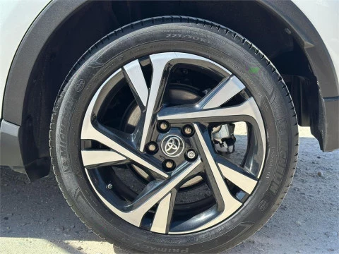 Toyota C-HR 5P Advance 125H e-CVT