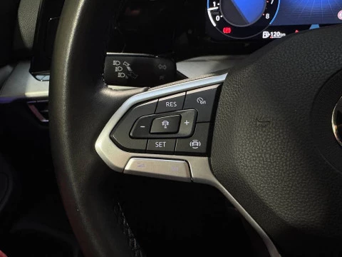 Volkswagen Golf Advance 1.5 TSI EVO 96kW (130CV)