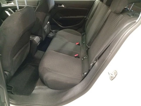 Peugeot 308 5p Active Pack BlueHDi 130 S&S EAT8