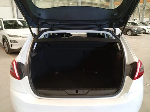 Peugeot 308 5p Active Pack BlueHDi 130 S&S EAT8