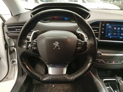 Peugeot 308 5p Active Pack BlueHDi 130 S&S EAT8