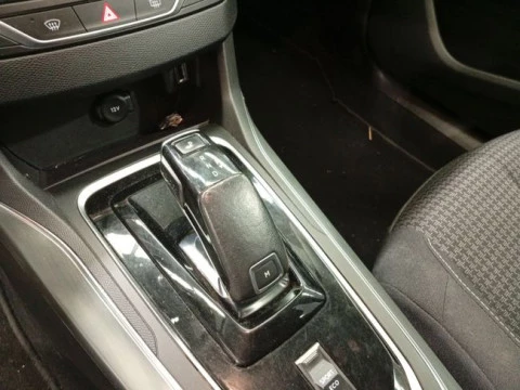 Peugeot 308 5p Active Pack BlueHDi 130 S&S EAT8