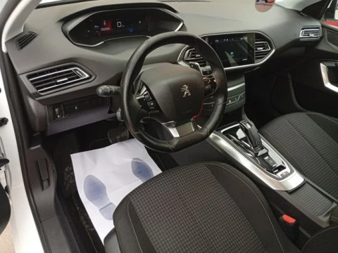 Peugeot 308 5p Active Pack BlueHDi 130 S&S EAT8