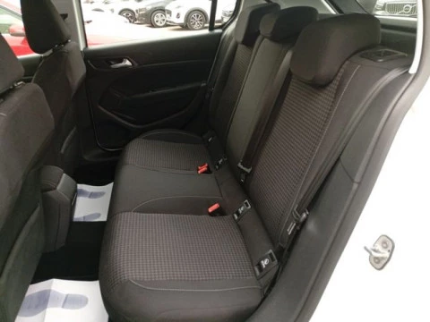 Peugeot 308 5p Active Pack BlueHDi 130 S&S EAT8