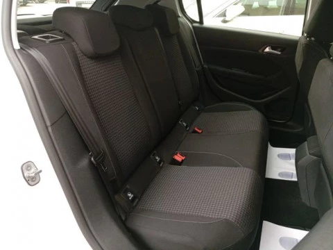 Peugeot 308 5p Active Pack BlueHDi 130 S&S EAT8