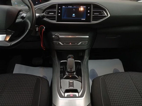 Peugeot 308 5p Active Pack BlueHDi 130 S&S EAT8