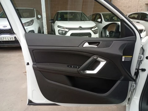 Peugeot 308 5p Active Pack BlueHDi 130 S&S EAT8