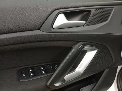 Peugeot 308 5p Active Pack BlueHDi 130 S&S EAT8