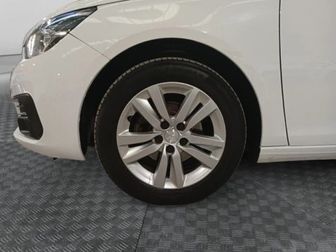 Peugeot 308 5p Active Pack BlueHDi 130 S&S EAT8