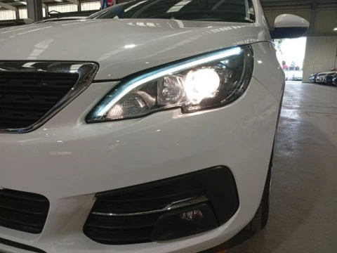 Peugeot 308 5p Active Pack BlueHDi 130 S&S EAT8