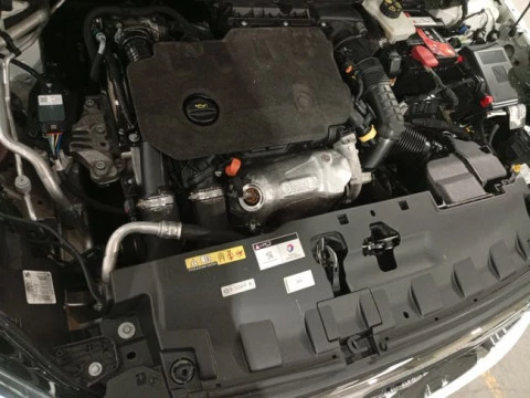 Peugeot 308 5p Active Pack BlueHDi 130 S&S EAT8