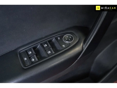 Renault Captur Equilibre TCe 66 kW (90 CV)