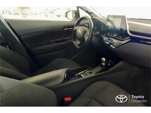 Toyota C-HR 5P Advance 125H Automático (e-CVT)