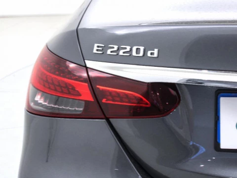 Mercedes-Benz Clase E 2.0 E 220 D AUTO 194 4P