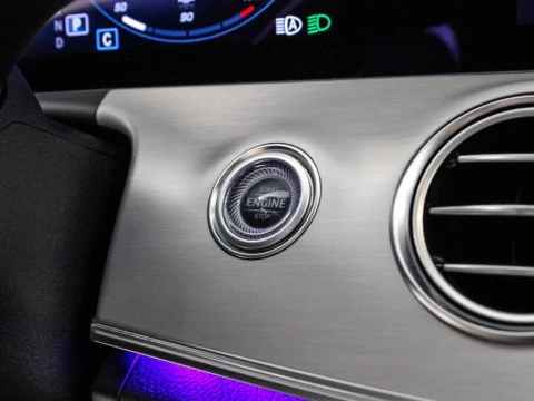 Mercedes-Benz Clase E 2.0 E 220 D AUTO 194 4P