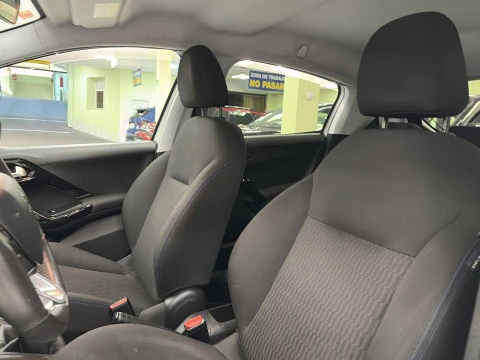 Peugeot 208 1.2 PureTech Style 60 kW (82 CV)