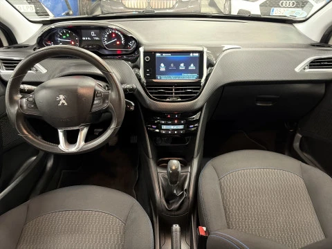 Peugeot 208 1.2 PureTech Style 60 kW (82 CV)