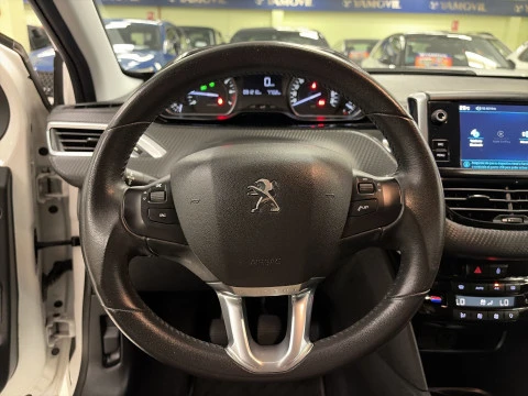 Peugeot 208 1.2 PureTech Style 60 kW (82 CV)
