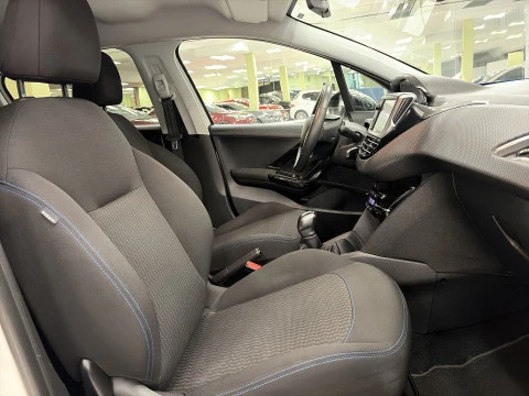 Peugeot 208 1.2 PureTech Style 60 kW (82 CV)