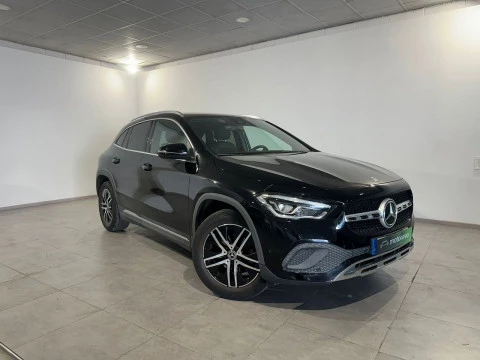 Mercedes-Benz GLA 180 7G-DCT