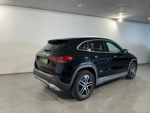 Mercedes-Benz GLA 180 7G-DCT