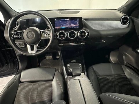 Mercedes-Benz GLA 180 7G-DCT