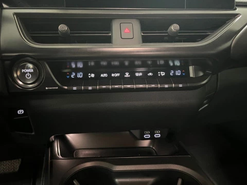 Lexus UX 2.0 300h UX Plus